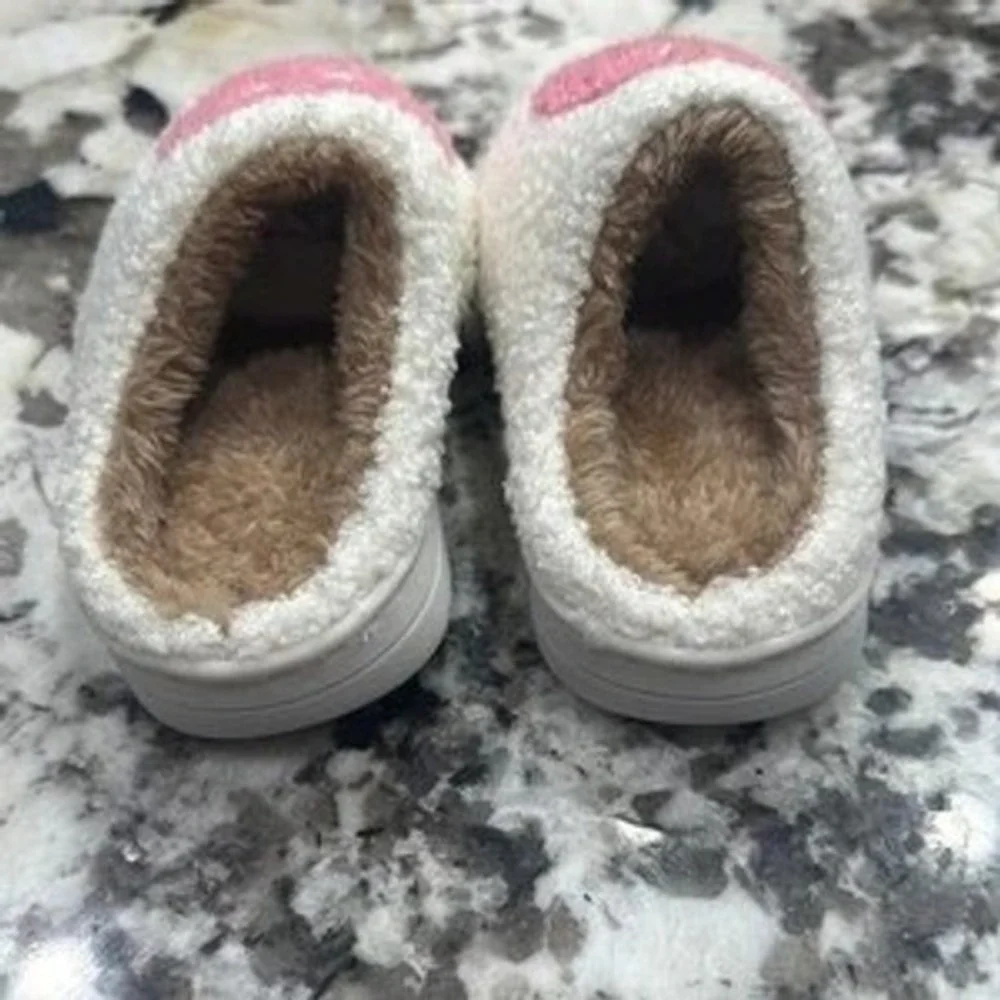 Smiley Face Slippers Toddler 10.5-11 White Pink Fuzzy Slides NEW